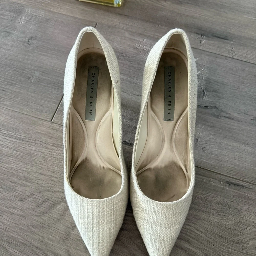 Charles‎ & Keith White Tweed Classic Point Toe Heels
